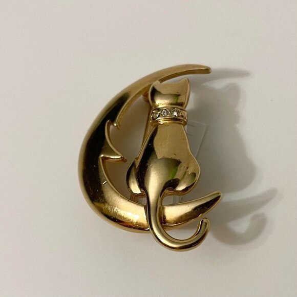 Vintage Cat Brooch Pin Sitting on Crescent Moon - Picture 15 of 16